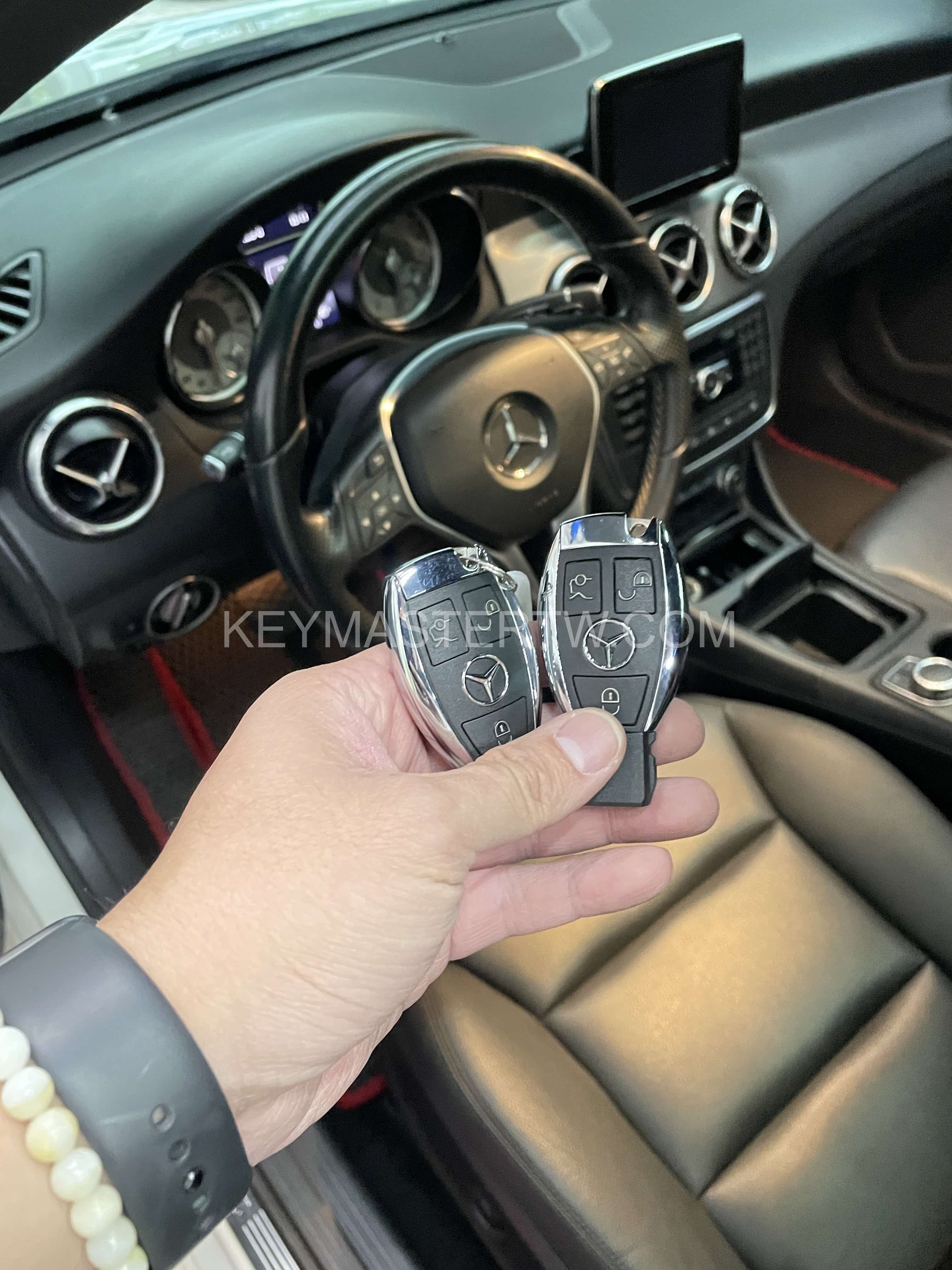 2012 Benz W204 C300 KEYLESS鑰匙拷貝 台中