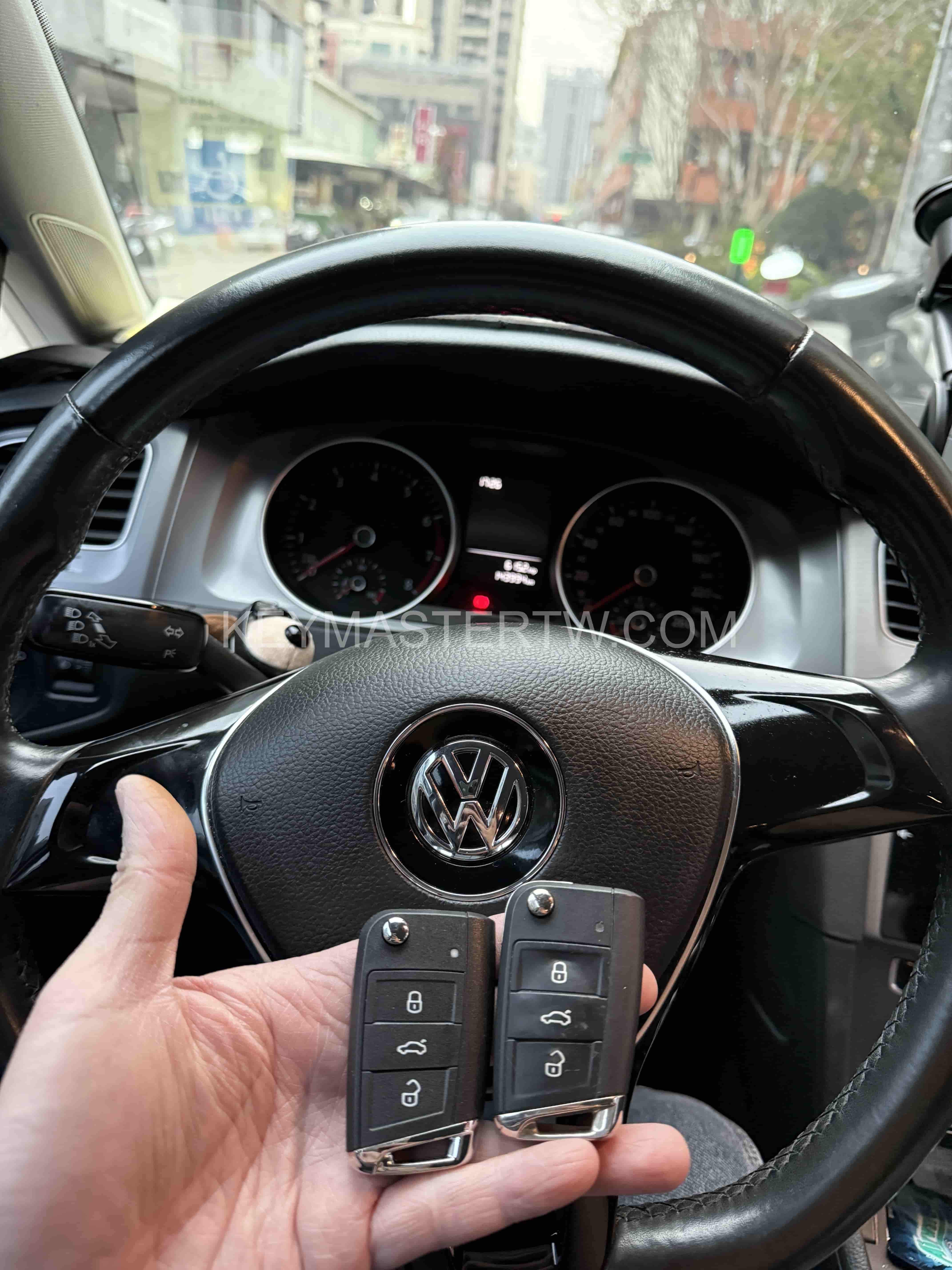 2016 Volkswagen（福斯） Golf (MK7) Sportsvan 摺疊鑰匙拷貝 台中