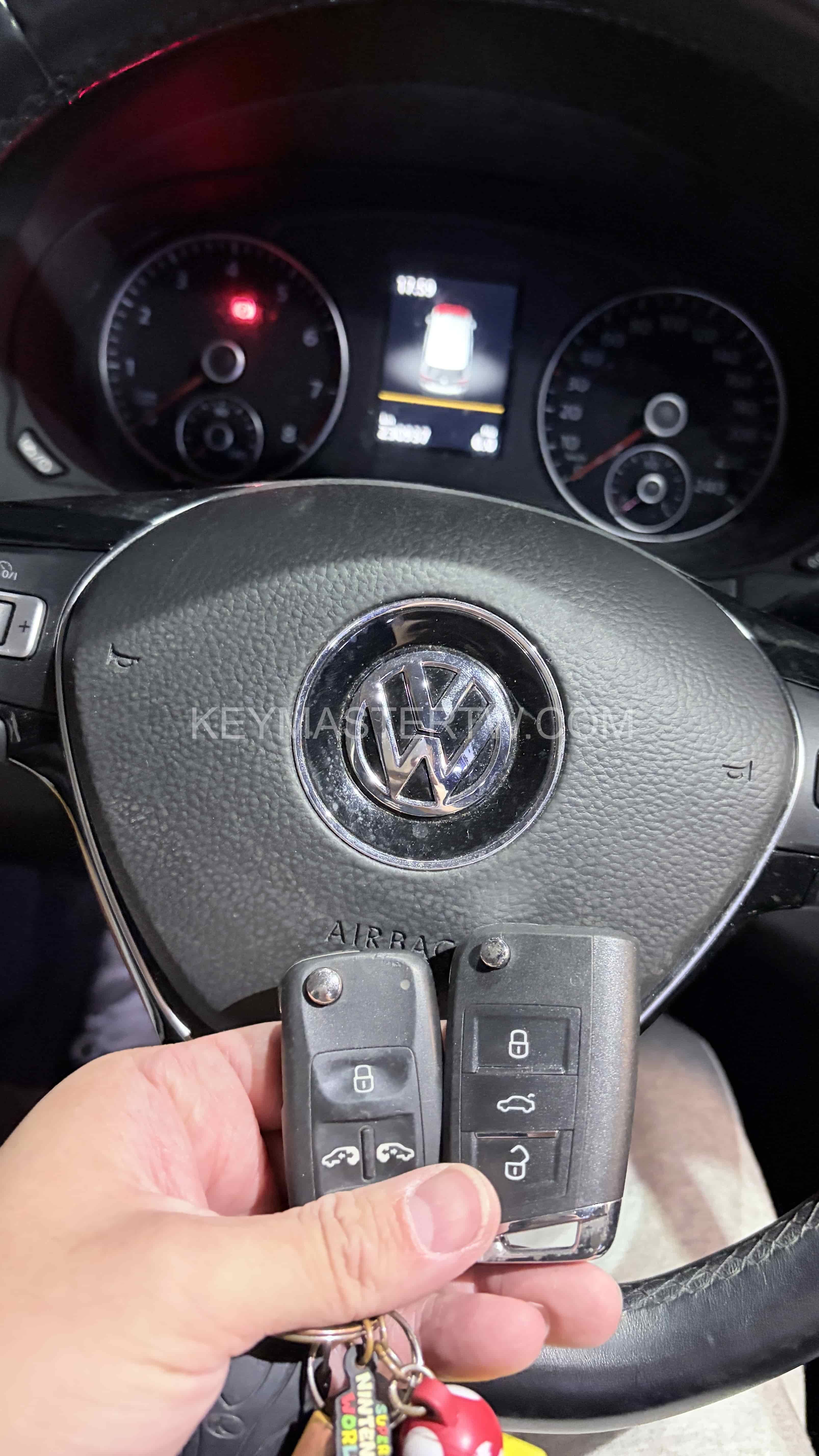 2016 Volkswagen（福斯） Sharan 摺疊鑰匙拷貝 台中